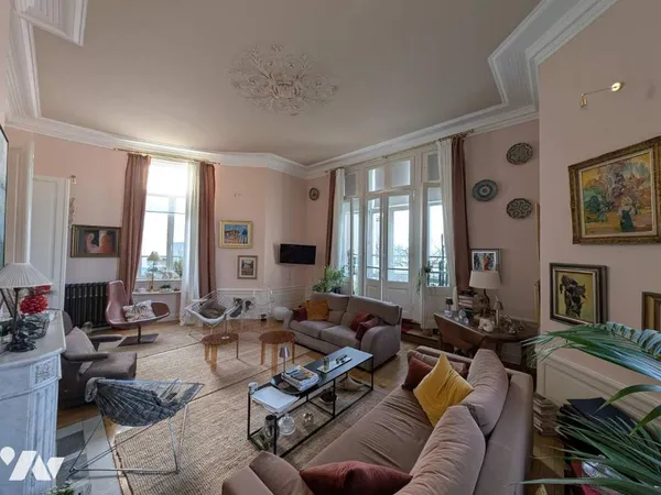 Appartement 7 pièces 168 m² 