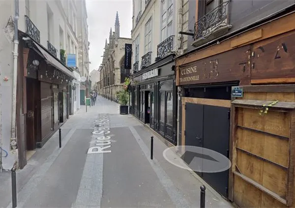 Local commercial 320 m² PARIS 