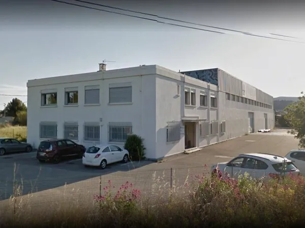 Entrepôt 1220 m² 