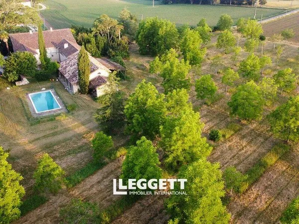 Maison 10 pièces 250 m² 