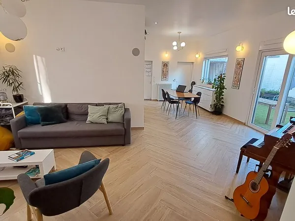 Maison 5/6 chambres - entièrement rénovée - 186m² / Jardin, garage et cave / CROIX - WASQUEHAL - 