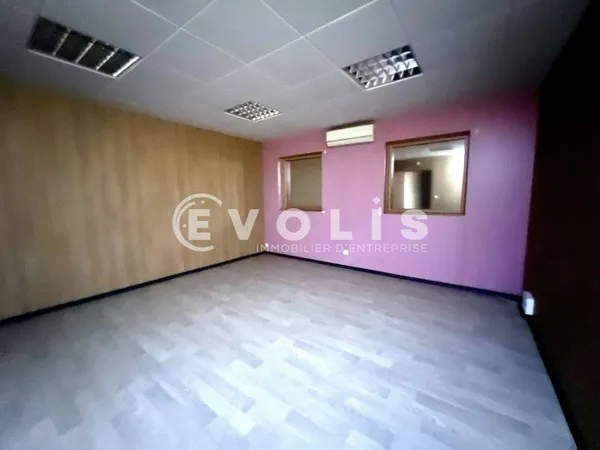 Local d'activité 662 m² 