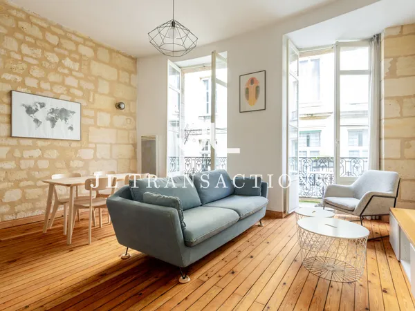 LOCATION MEUBLÉE - T2 avec balcon et terrasse 