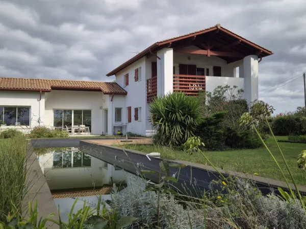 Maison 6 pièces 200 m² 