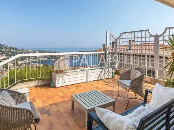 VILLEFRANCHE SUR MER - Domaine fermé / DERNIER ETAGE Appartement