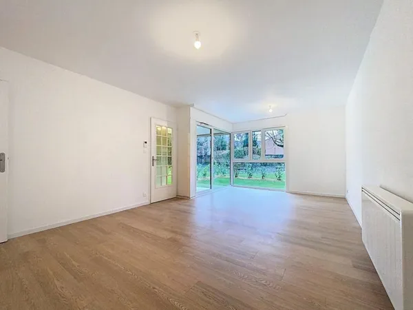 Appartement T3 avec terrasse et jardin 