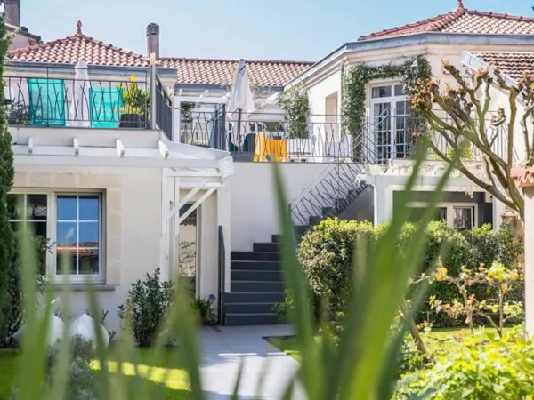 Maison 9 pièces 255 m² 