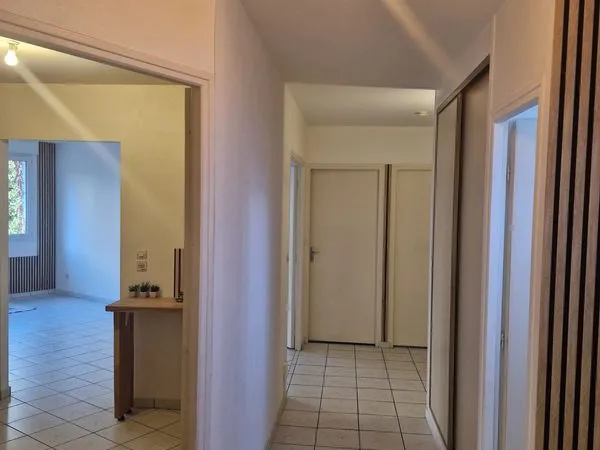 Rare : Spacieux F3 92 m² centre‑ville Saint‑Dizier - calme, vue sur cour intérieure arborée 