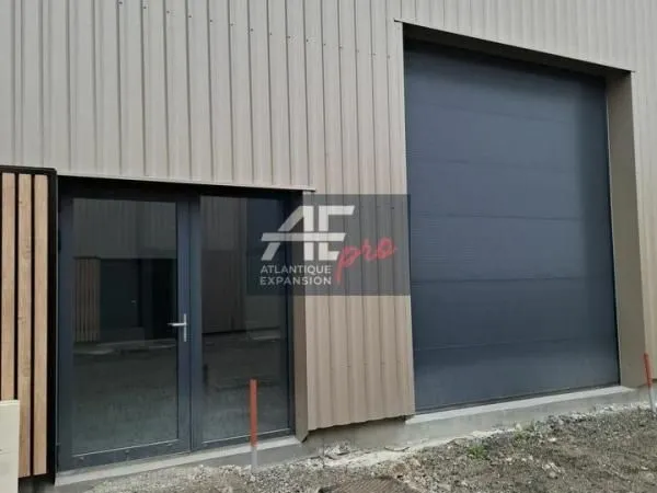 Local d'activité 89 m² 