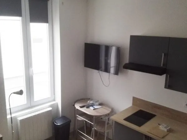 Studio 1 pièce 16 m² 