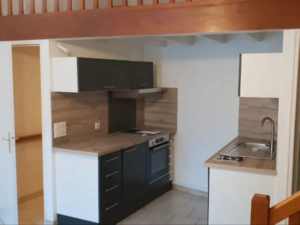 Location studio meublé avec garage 