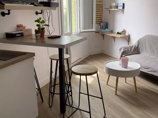 Studio 1 pièce 25 m² 