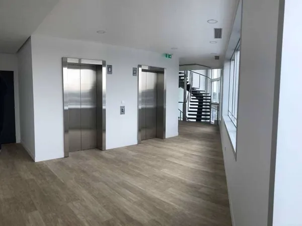 Bureaux 828 m² 