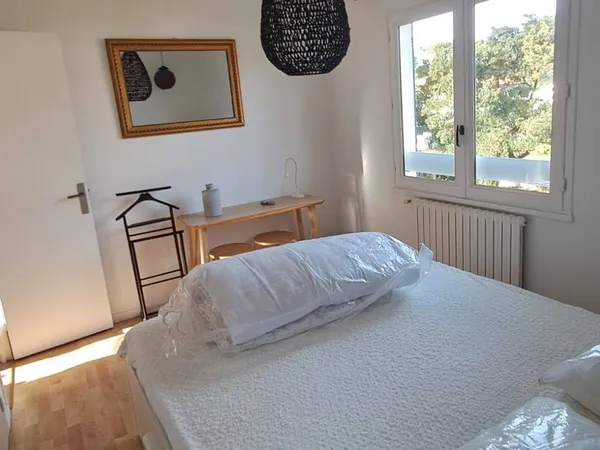 Loue dans maison 