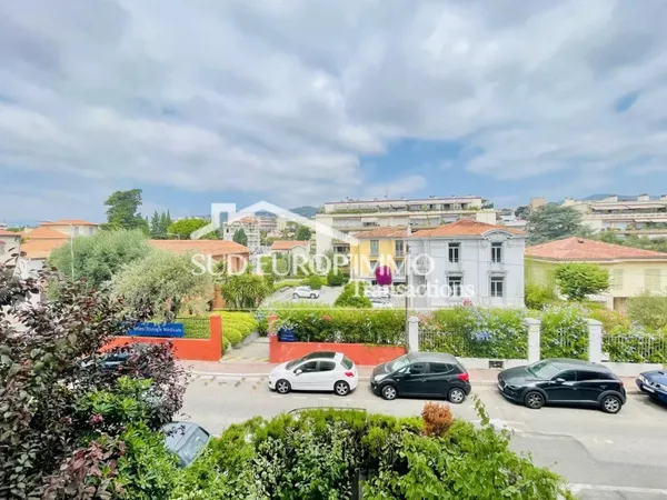 3 pièces terrasse balcon NICE Cimiez 