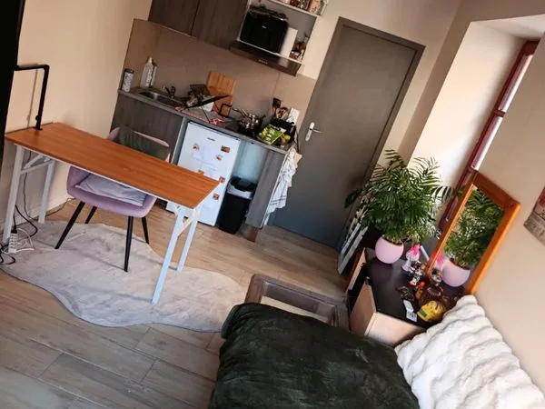 Superbe studio rénové 