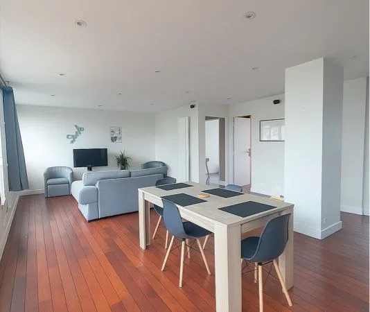 Deux chambres dans collocation à trois 