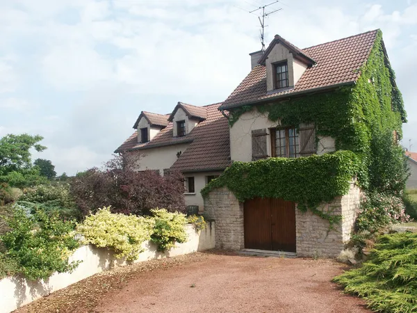 MAISON / 4 CHAMBRES / JARDIN 