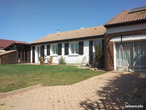 Opportunité rare à Bouaye : Grande maison familiale avec maisonnette totalement indépendante, en 