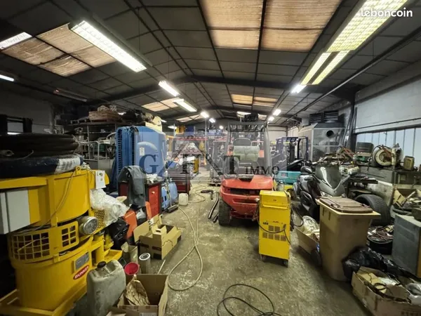 Local industriel 390 m² 
