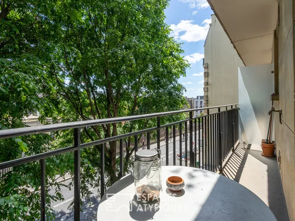 Appartement au style épuré avec balcon plein Sud-Est 