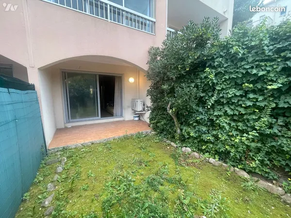 Studio 1 pièce 23 m² 