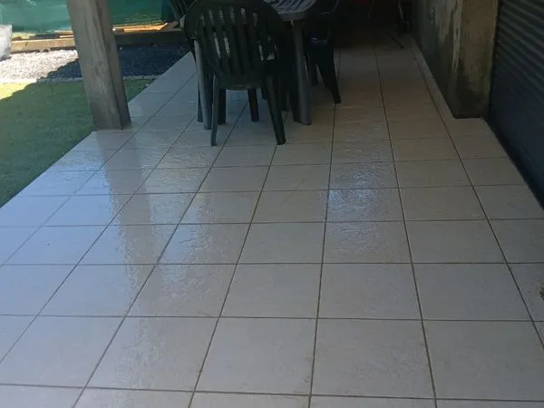 Loue apartement rez-de-jardin de villa 