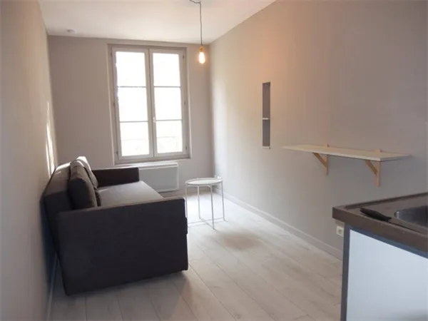Studio 1 pièce 17 m² 