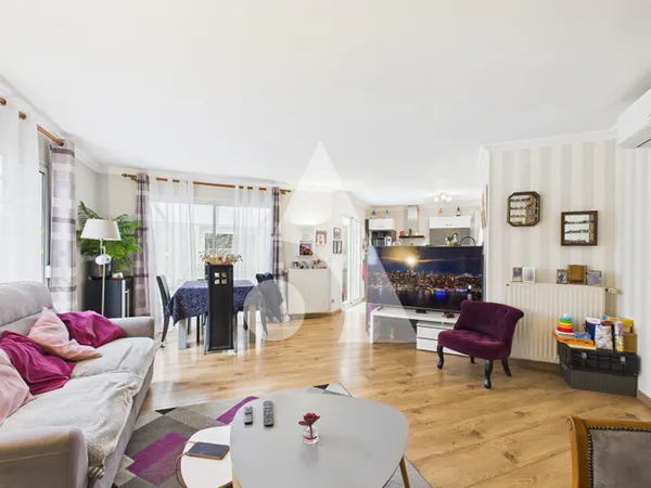 QUARTIER MOULIN ROUGE - Maison de 131 m² 3 chambres et 1 studio 