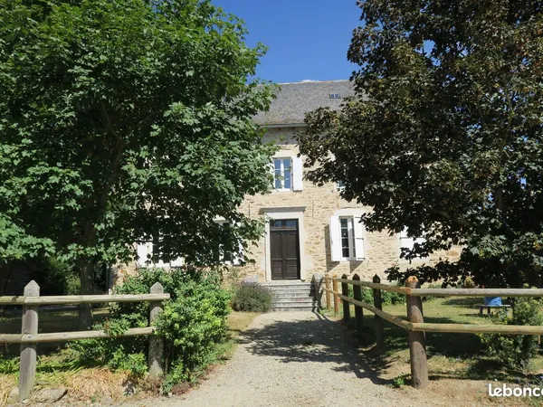 Maison de campagne - proche baraqueville 