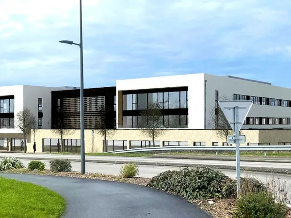 Bureaux 153 m² ERGUE GABERIC 