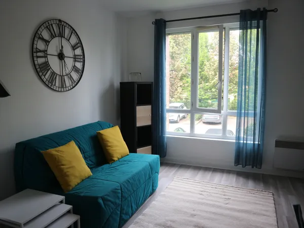 Loue studio meublé 
