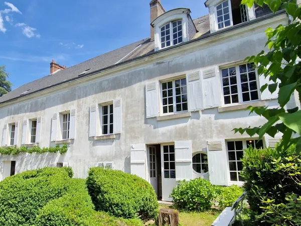 Vends maison 460m² Combleux, grande propriété du XVIIème et XVIIIème sur près de 5000m², clos 