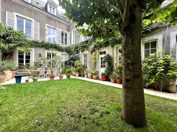 Demeure 11 pièces 286 m² 