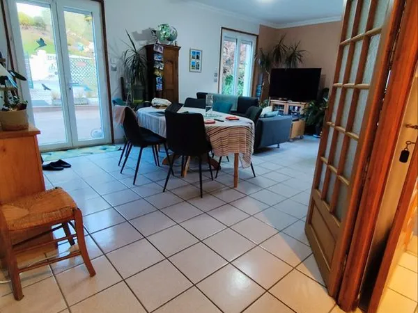 Maison 126 M2 rénovée récemment 