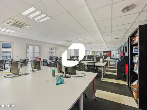 Bureaux 260 m² 