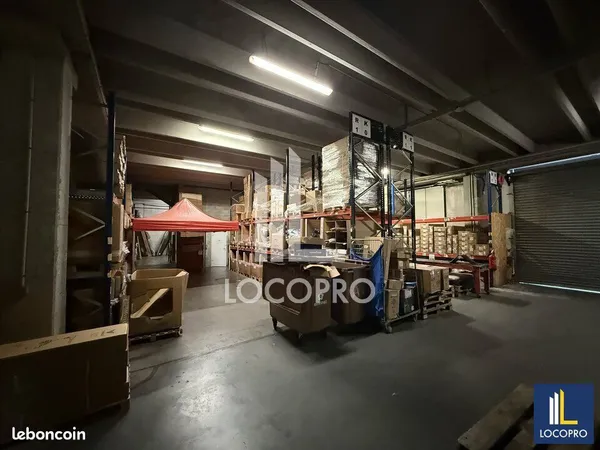 Local d'activité 2 600 m² 