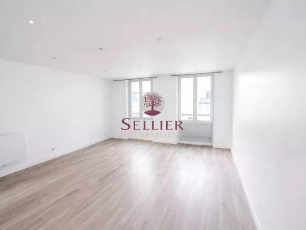 Studio 1 pièce 28 m² 