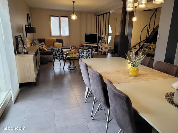 Maison contemporaine T5 145 m² 