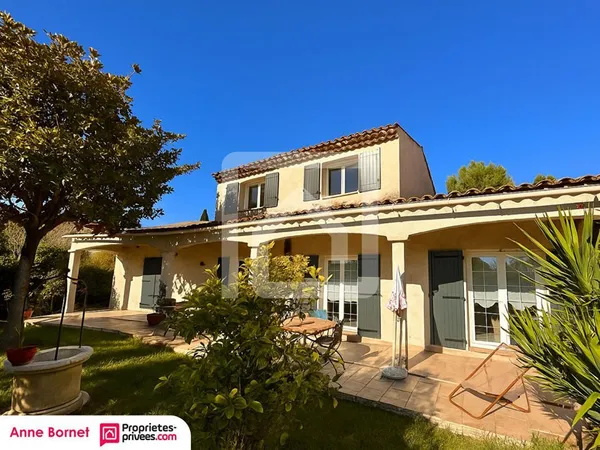 Villa 6 pièces 148 m2 avec jardin arboré, terrasse et cave 