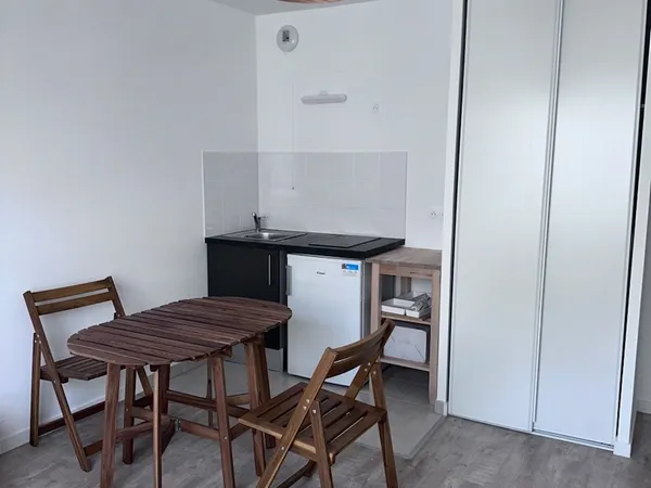 Loue studio neuf meublé + parking 27m² 