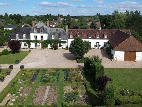 Maison 26 pièces 485 m² 
