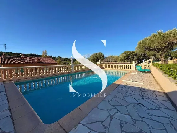 Maison 10 pièces 273 m² 