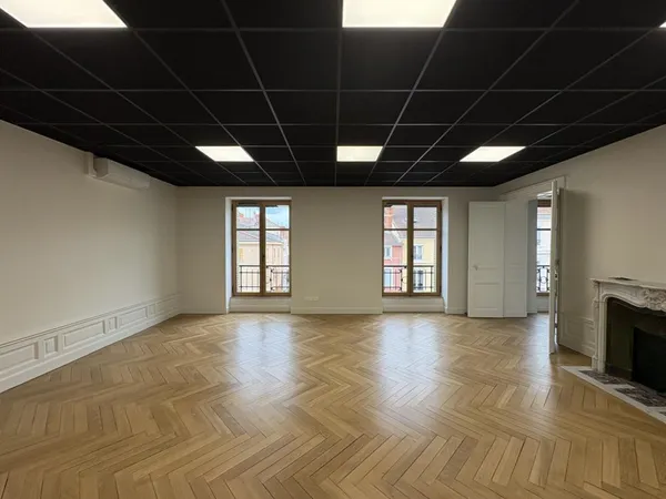 BUREAUX A LOUER A ROANNE - BANQUE DE FRANCE - HYPER CENTRE 