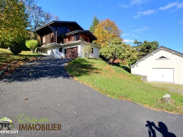 Joli chalet savoyard à rénover de 76,48 m² + 56,39m² de sous-sol + 39,53m² d'annexes, expo SUD, 