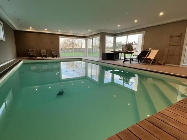 Maison 8 pièces 367 m² 