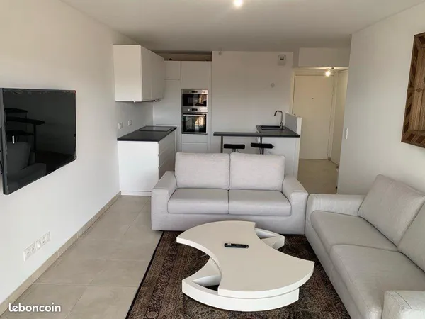 Location appartement 63 m2 cogolin 
