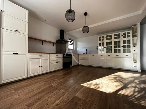 Grande maison avec 6 chambres à proximité du centre-ville de Rabastens 