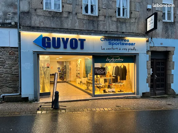Local commercial 310 m² LESNEVEN 