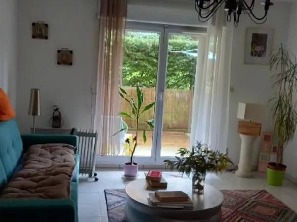 F3 MEUBLE AVEC PARKING ET JARDIN 